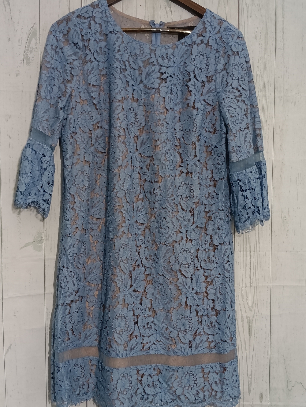 BCBGMaxAzria Powder Blue Floral Lace Midi Dress Sz M NWT